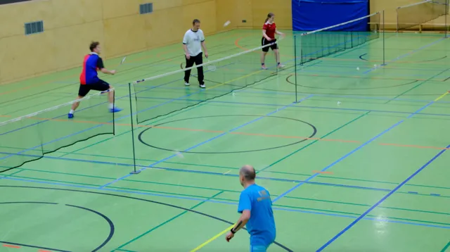Spielszene aus dem Training der Badmintonabteilung
